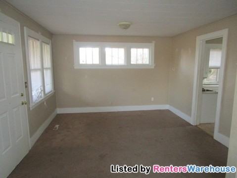 1832 Minnehaha Ave E - Photo 3 of 8