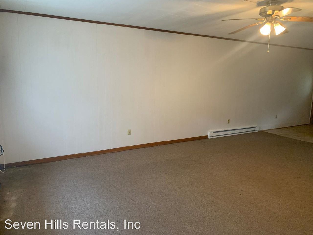 226/270 Club Drive - Photo 3 of 12