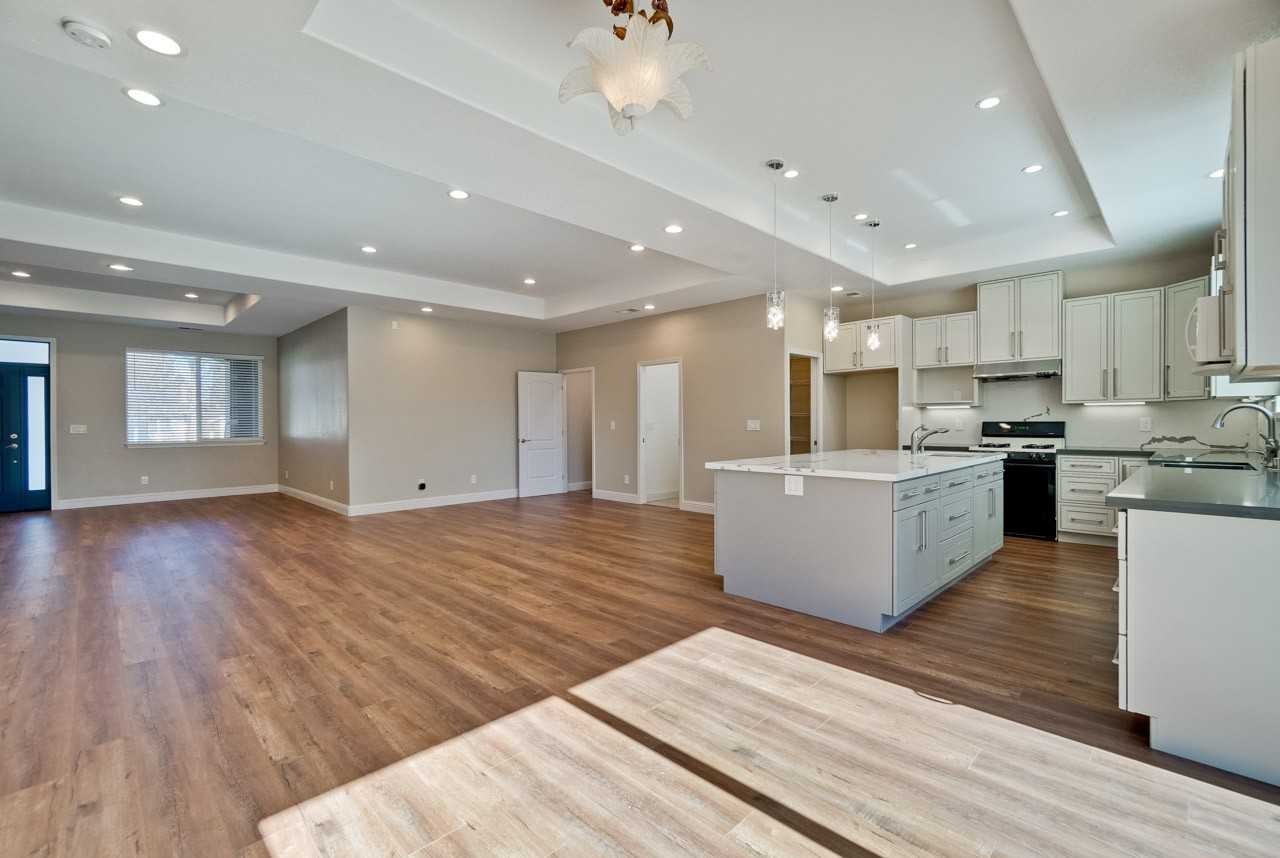 2368 Tulip Rd - Photo 3 of 31