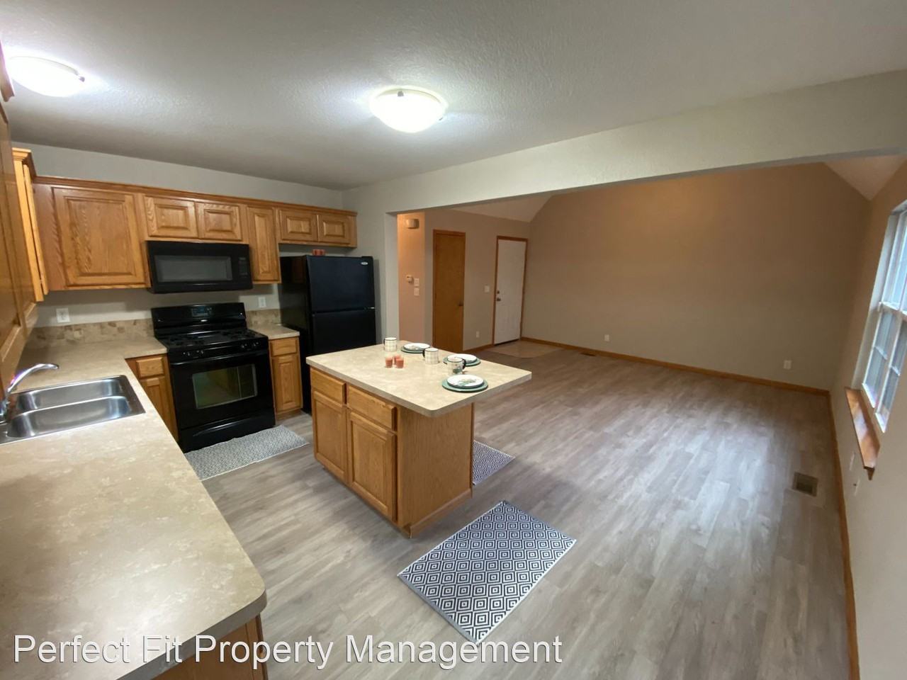 422 Wisconsin St - Photo 2 of 18