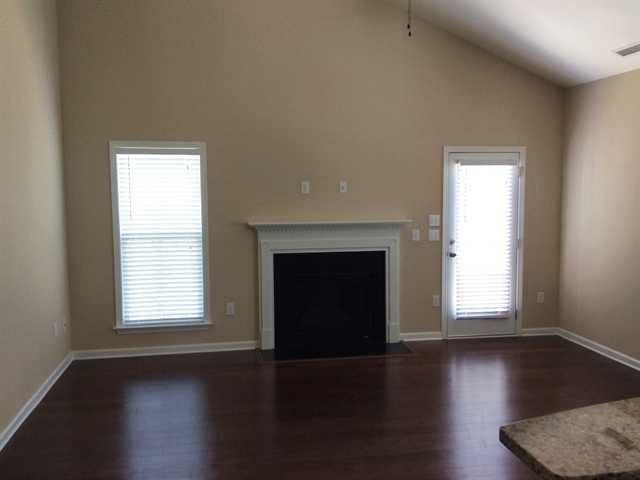 205 Breezemont Dr - Photo 2 of 14