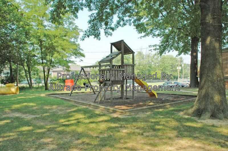 5511 Hunt Club Ln Apt 3 - Photo 2 of 19