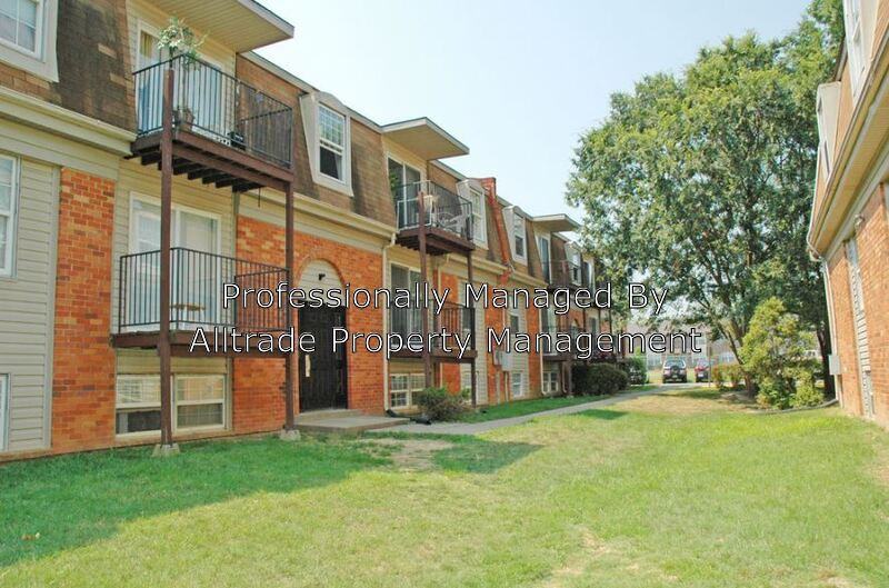 5511 Hunt Club Ln Apt 3 - Photo 3 of 19