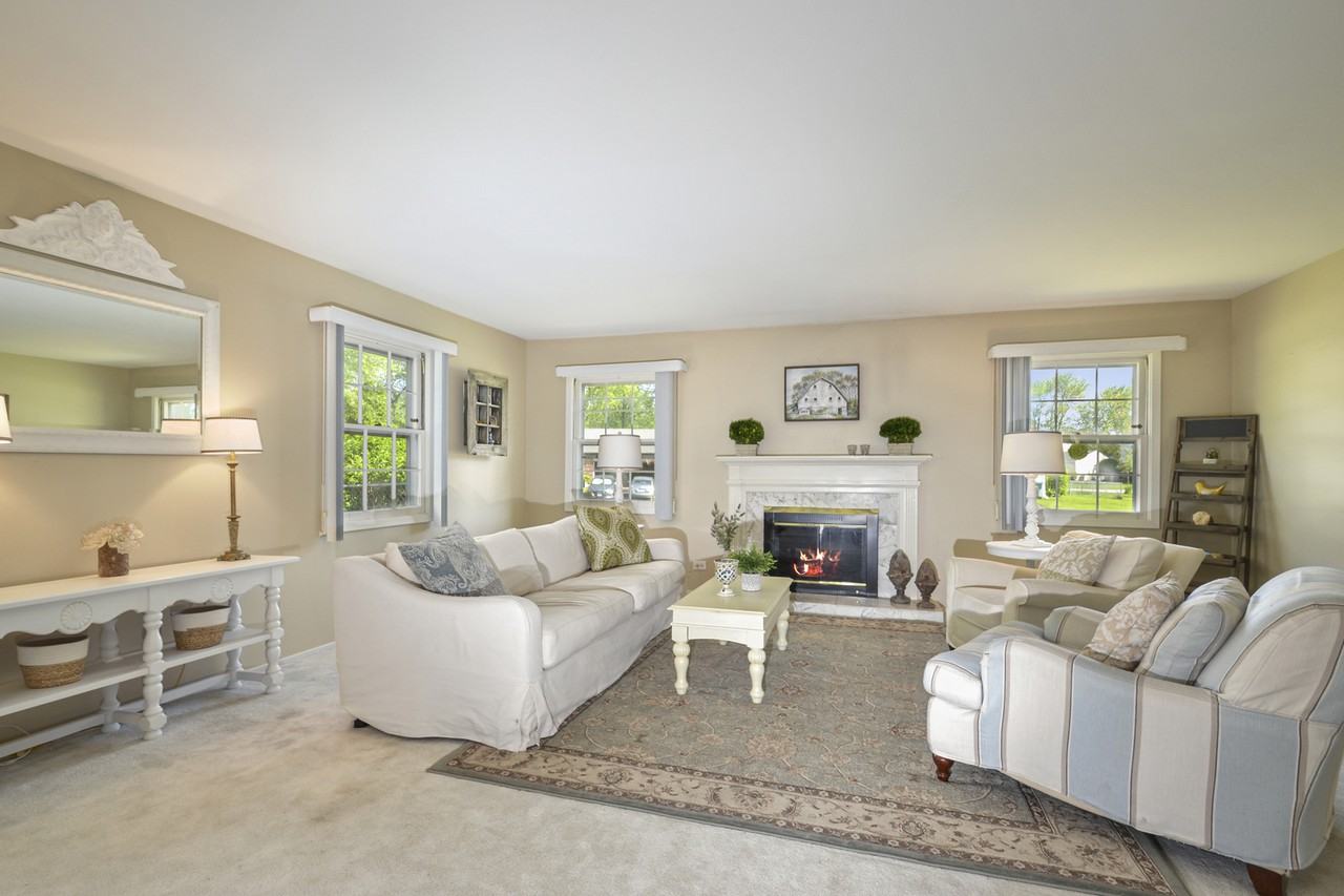 871 Shady Grove Ln - Photo 2 of 17