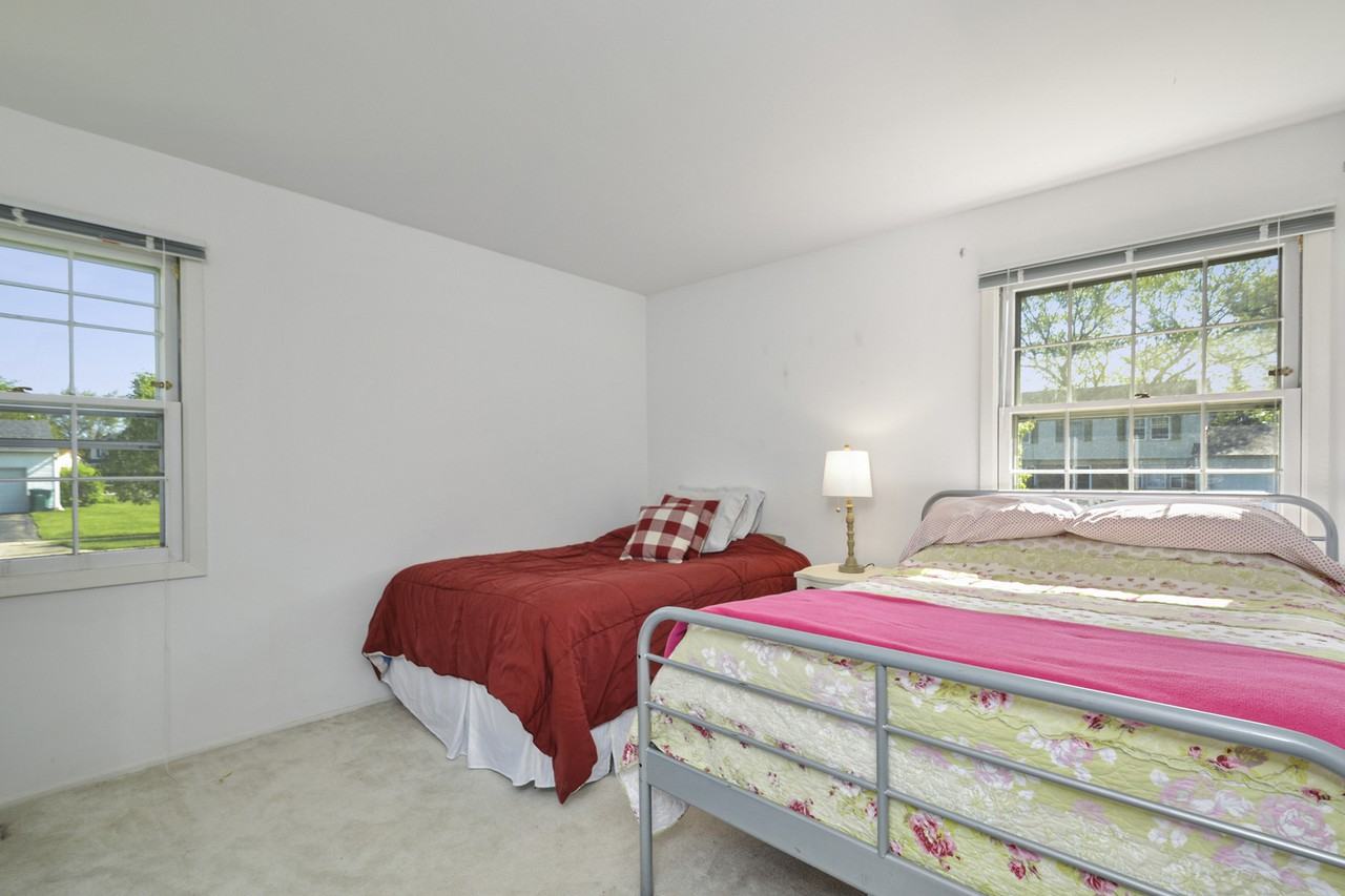 871 Shady Grove Ln - Photo 3 of 17