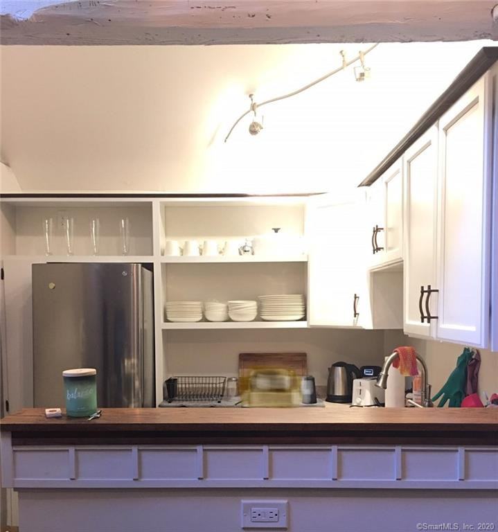 17 Maple St - Photo 3 of 22