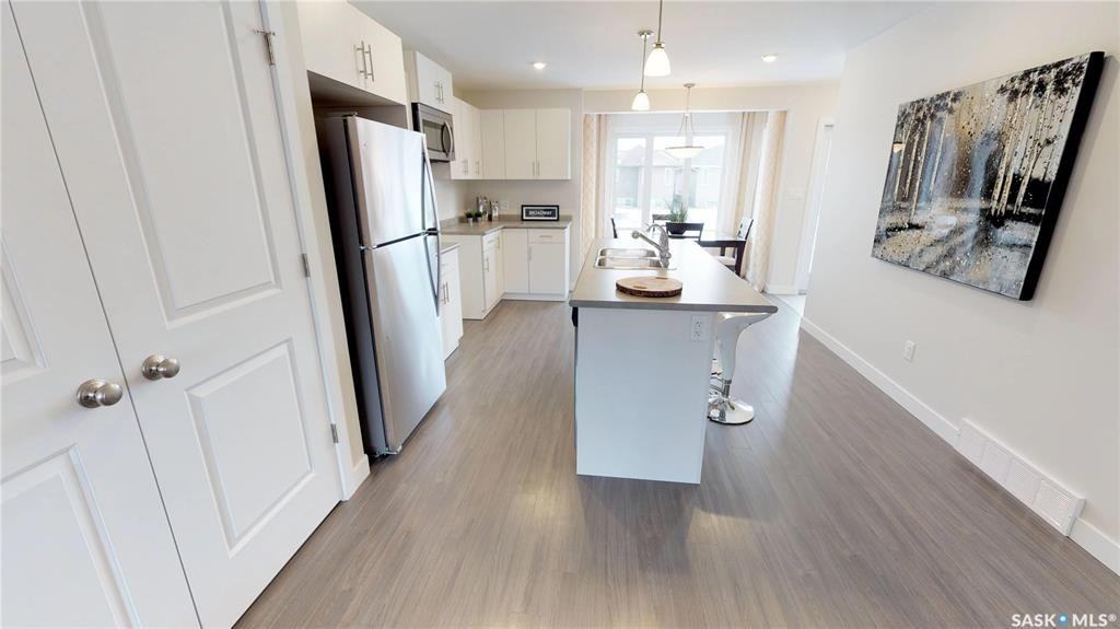 5201 Crane Cres - Photo 2 of 11