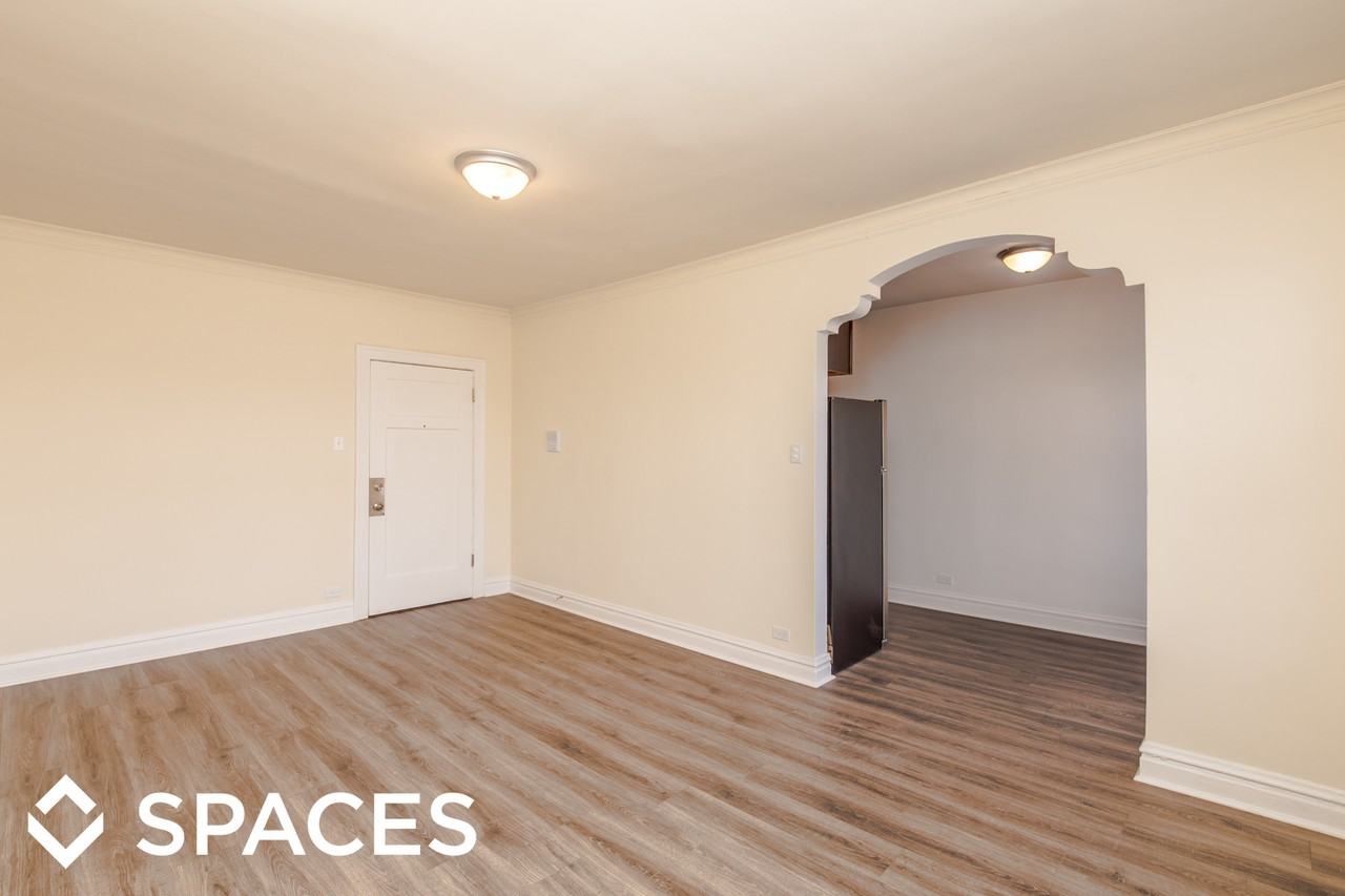 2936 W Palmer - Photo 2 of 14