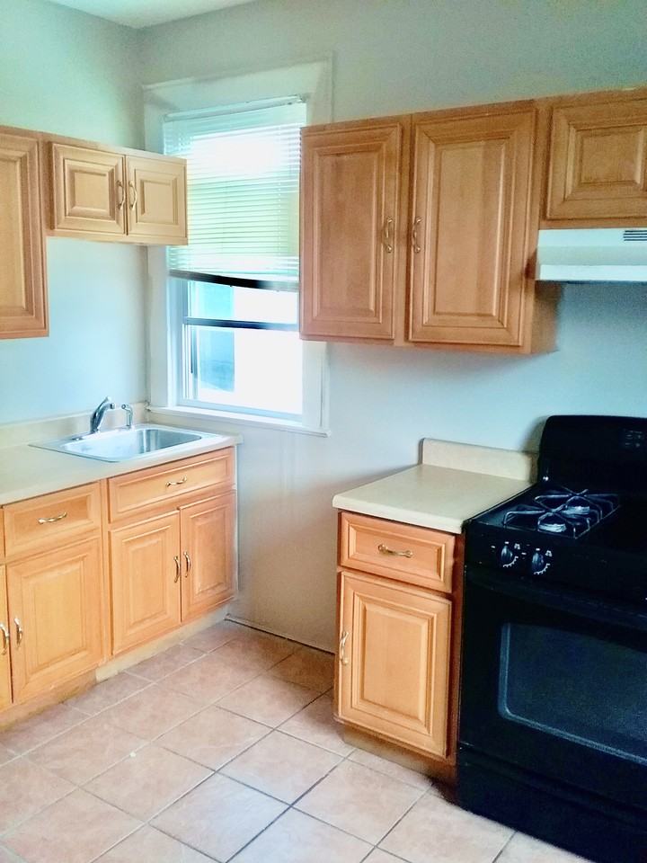 145 Mapes Avenue - Photo 2 of 8
