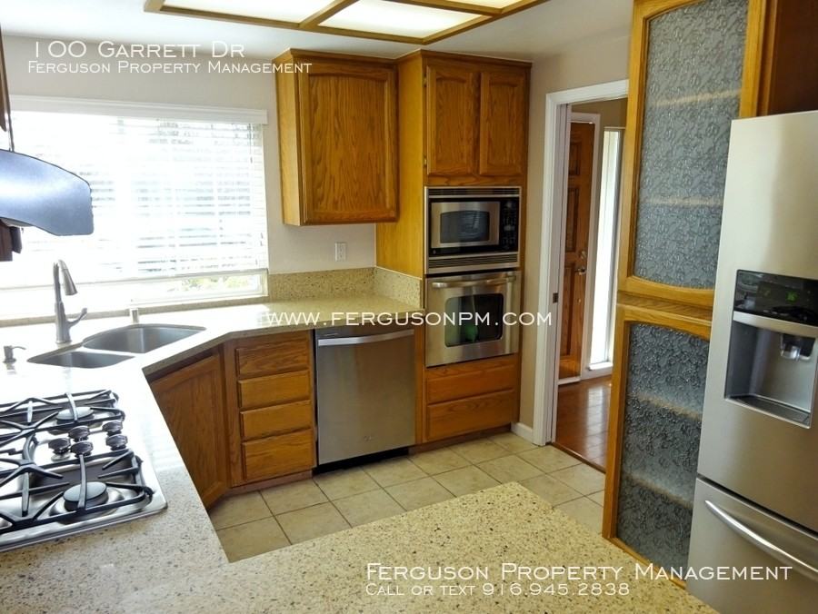 100 Garrett Dr - Photo 2 of 17