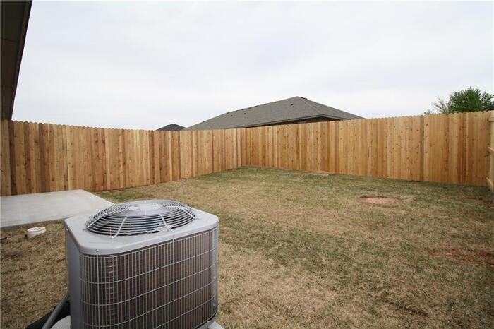 421 Summit Ridge Dr - Photo 2 of 15