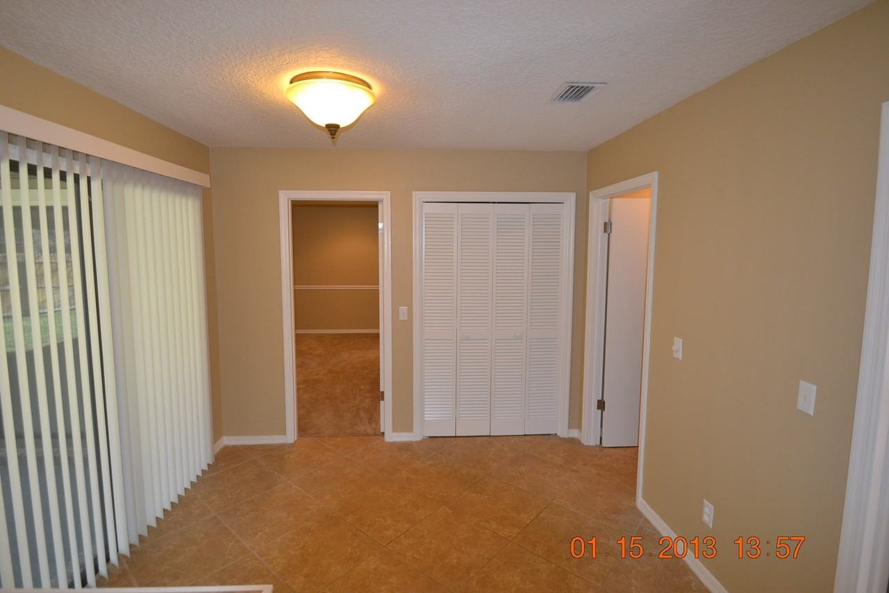 9681 Wexford Rd - Photo 3 of 10