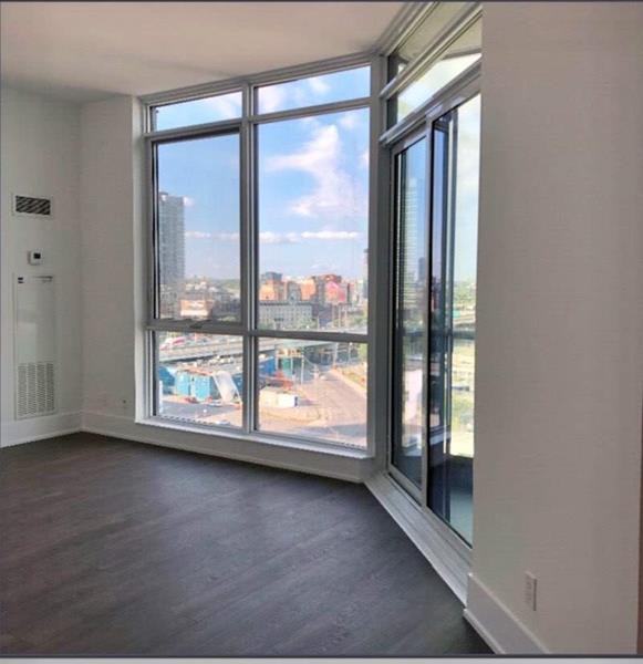 1 Edgewater Drive #GPH22