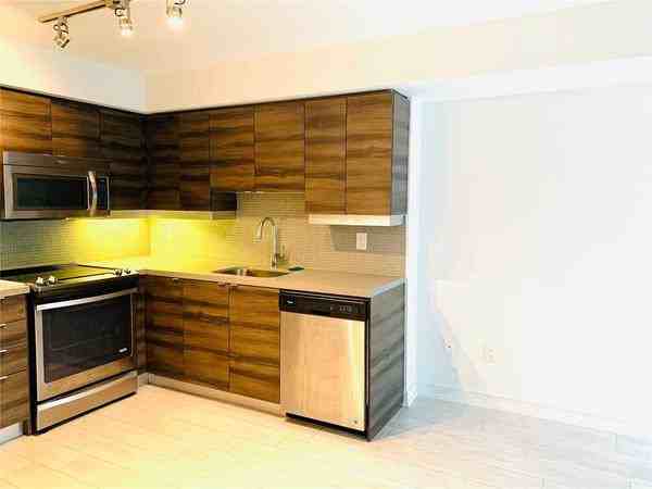 525 Adelaide Street West #602