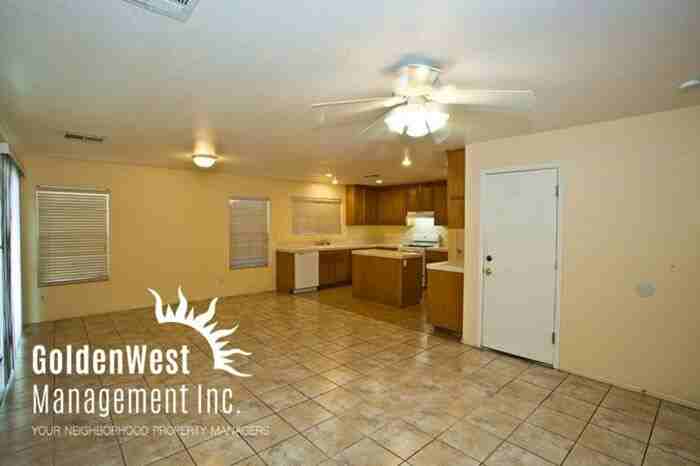 1237 Orchard View St - Photo 3 of 18