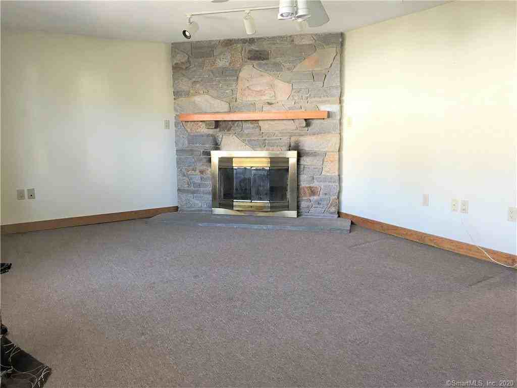 693 Broad St 2nd Fl - Photo 2 of 22