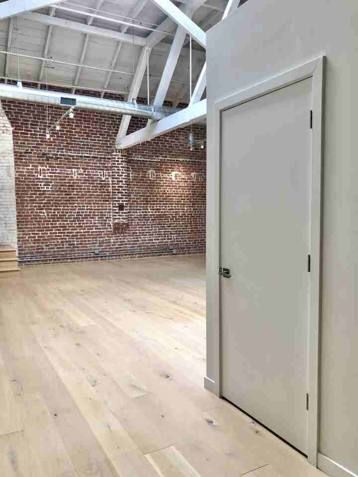 1725 10th St #202 - Photo 3 of 44