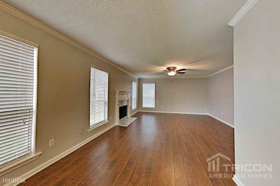 404 Gresham Dr - Photo 2 of 18