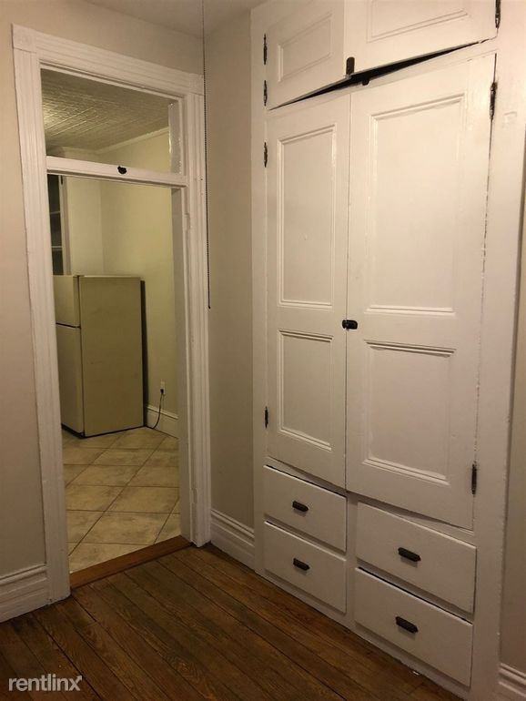 492 Monmouth St - Photo 3 of 15