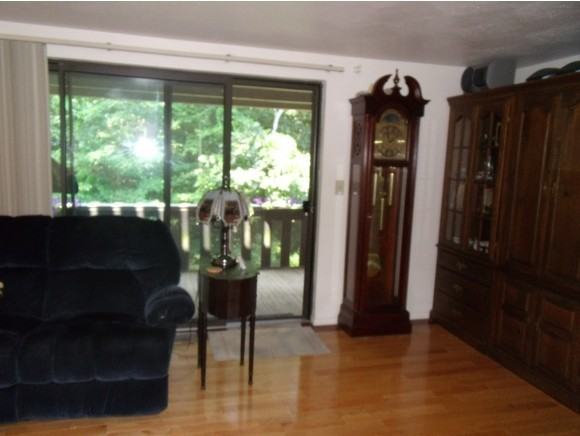 7 Rockingham Ct - Photo 3 of 16