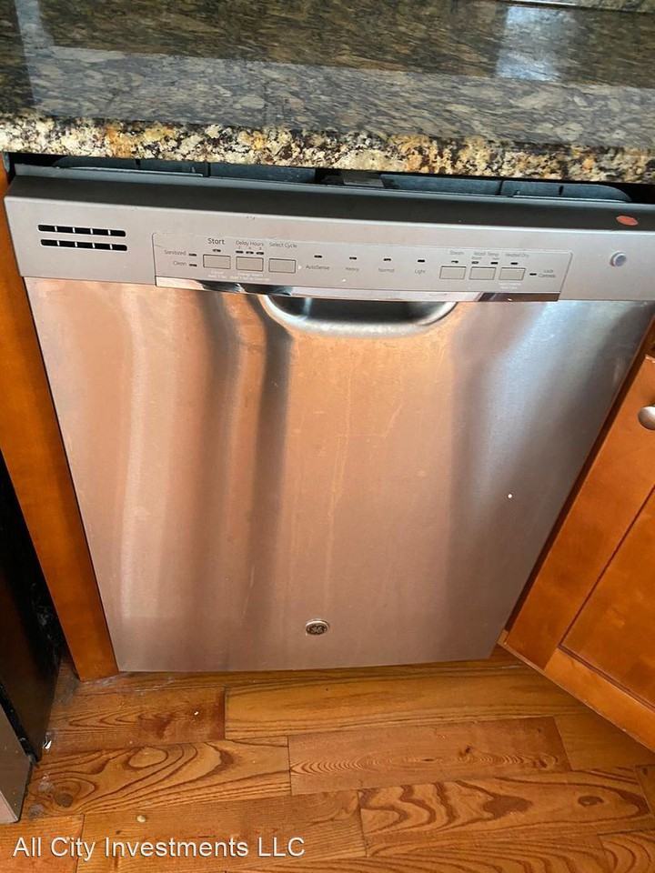 674 N. 34th Street - Photo 3 of 28