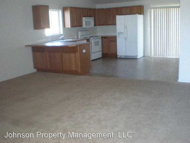 333 S Solar St - Photo 2 of 12