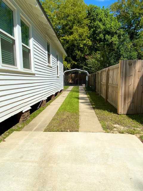 413 Edison St - Photo 3 of 24