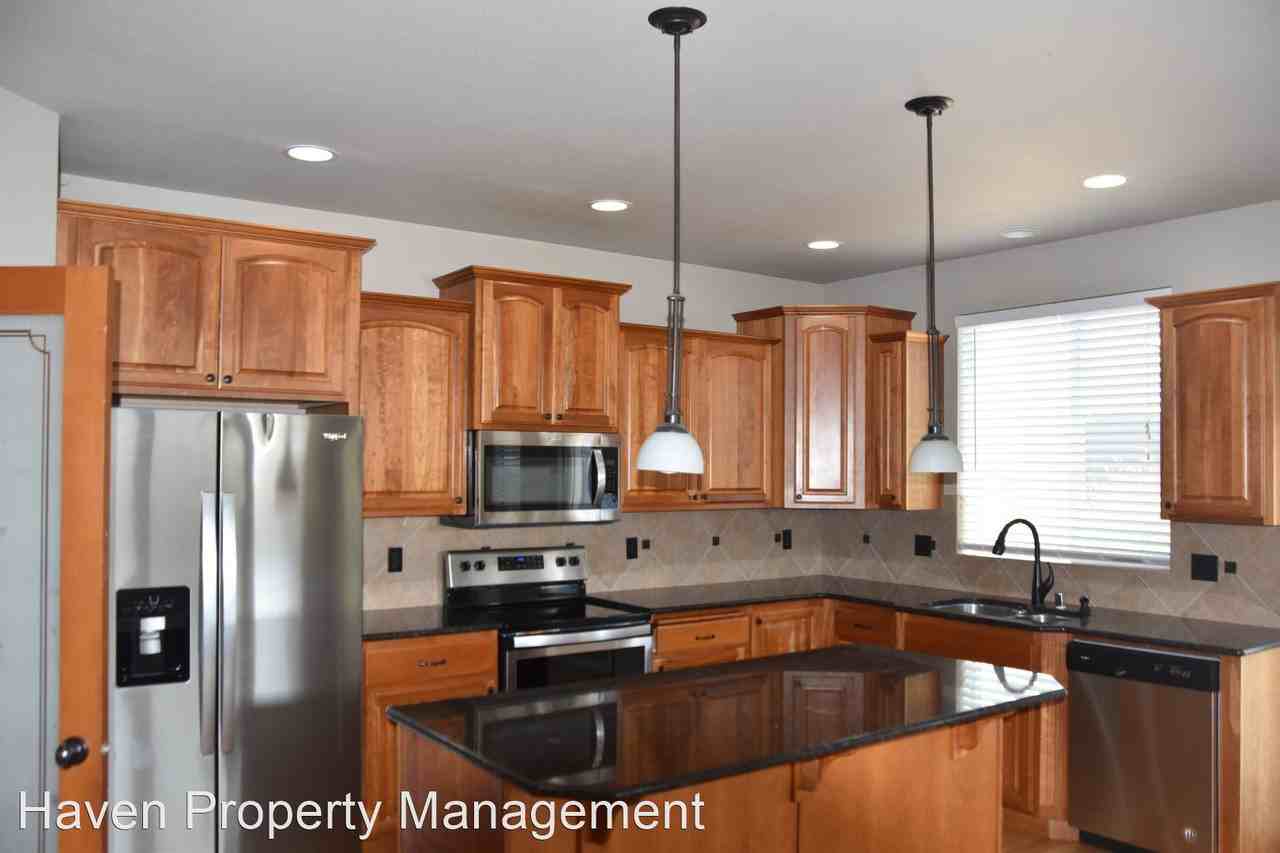 2506 189th Street Ct E - Photo 3 of 20