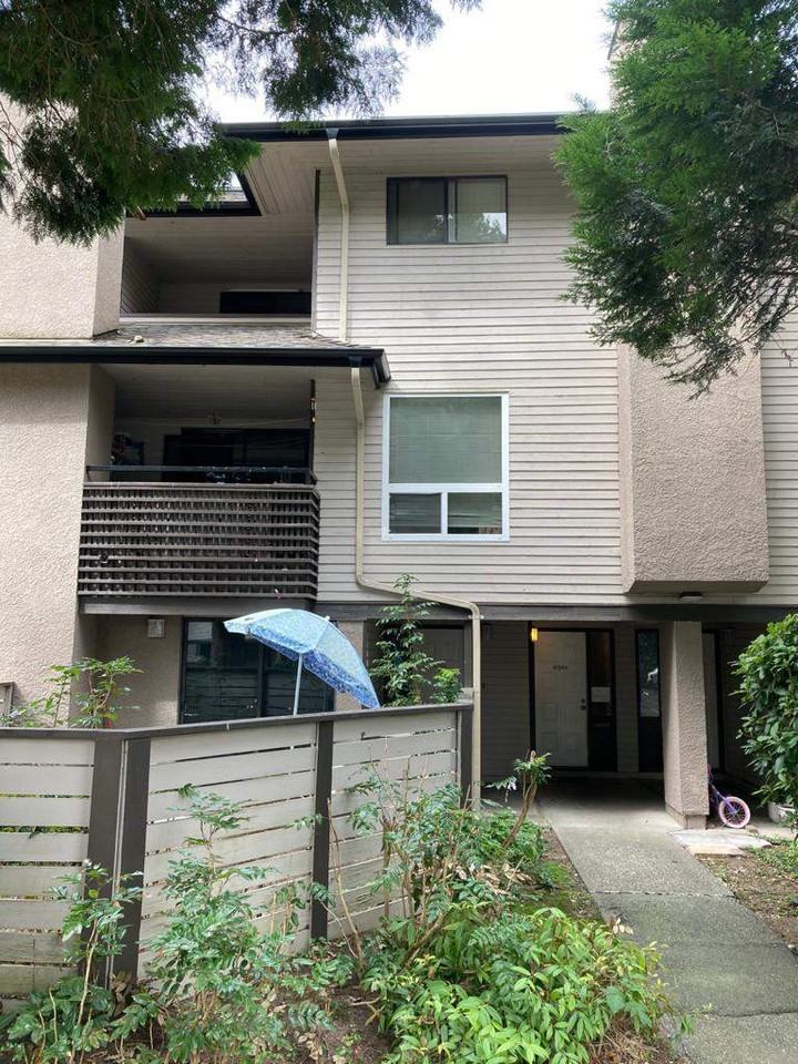 (ID#094)10589 Holly Park Lane, Surrey - Photo 3 of 9