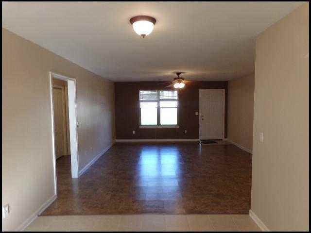 2114 Perry St - Photo 2 of 9