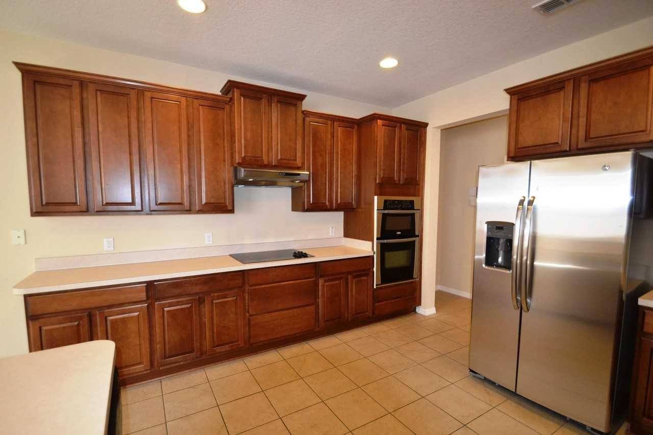 1540 Truscott Ct - Photo 2 of 12