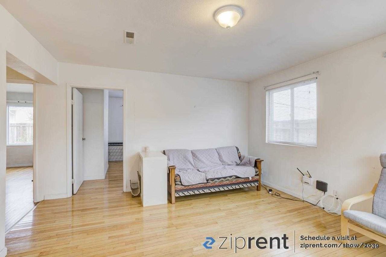 3050 Fleetwood Dr - Photo 2 of 20