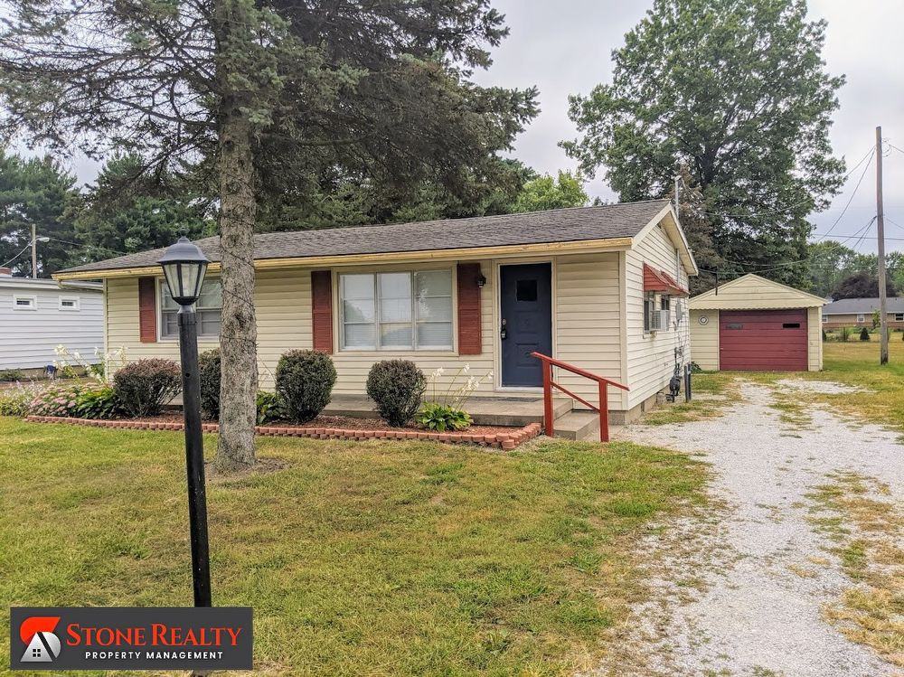 3609 Maple Ave - Photo 2 of 10