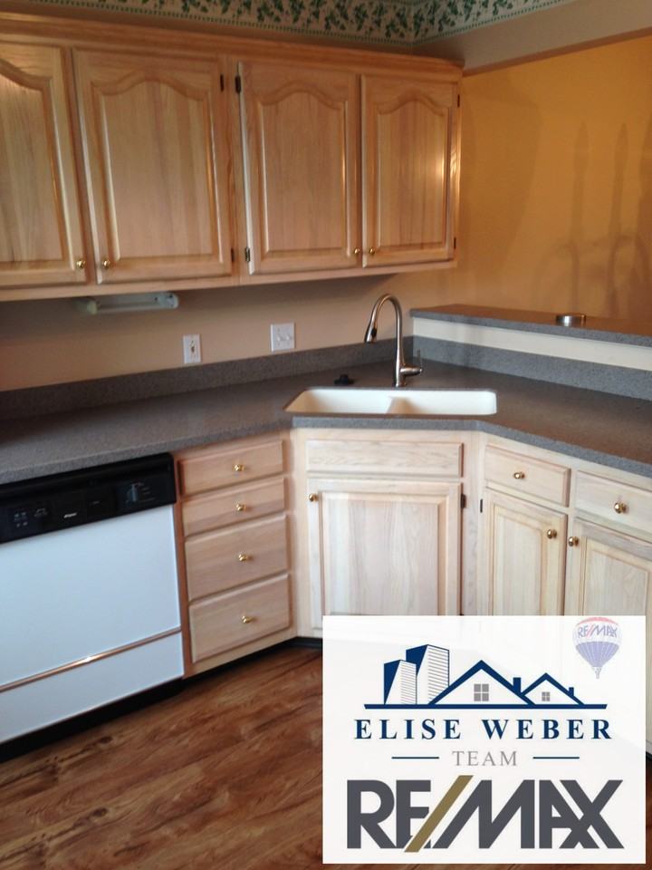 762 Charles St - Photo 3 of 24