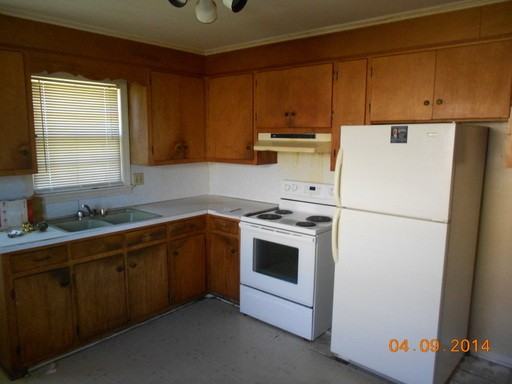 315 E 6th St - Photo 3 of 10