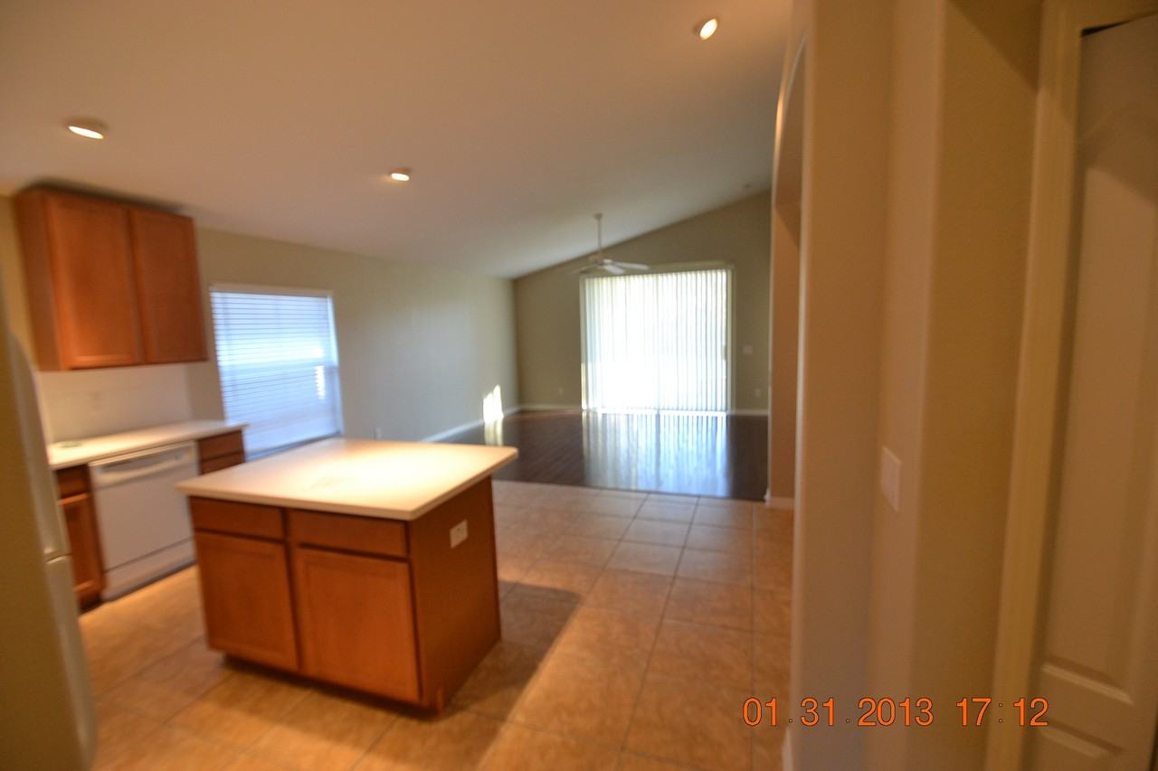 19030 Fishermans Bend Dr - Photo 3 of 7