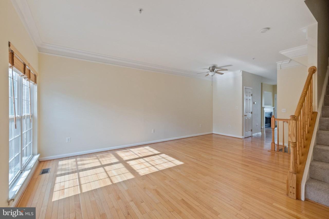 138 Cameron Station Blvd - Photo 2 of 35