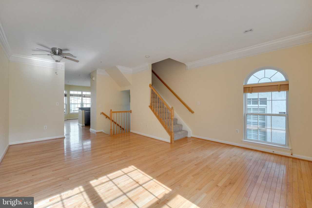 138 Cameron Station Blvd - Photo 3 of 35