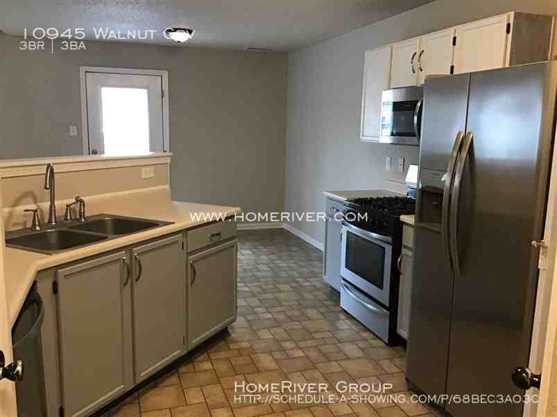 10945 Walnut Grv - Photo 2 of 22