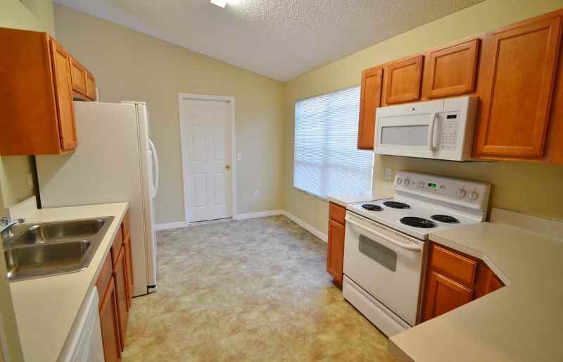 116 E Holly Dr - Photo 3 of 13