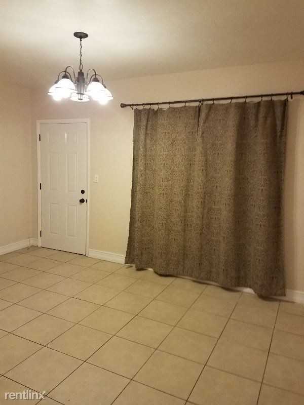 1341 Nw 33rd St - Photo 3 of 11