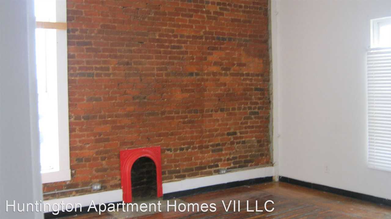 207-208 Adamson Square - Photo 2 of 4