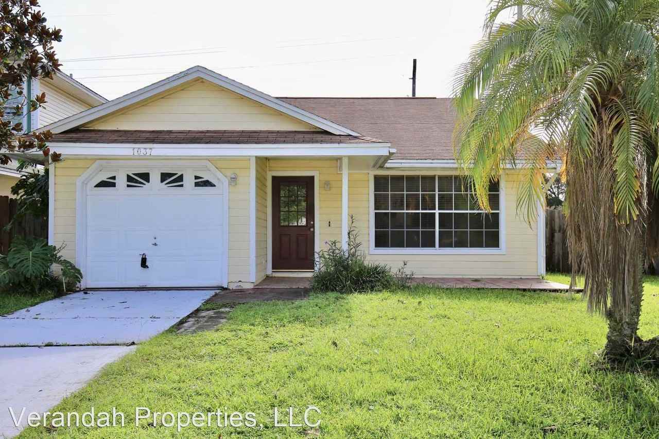 1037 Chambord Ct - Photo 2 of 25