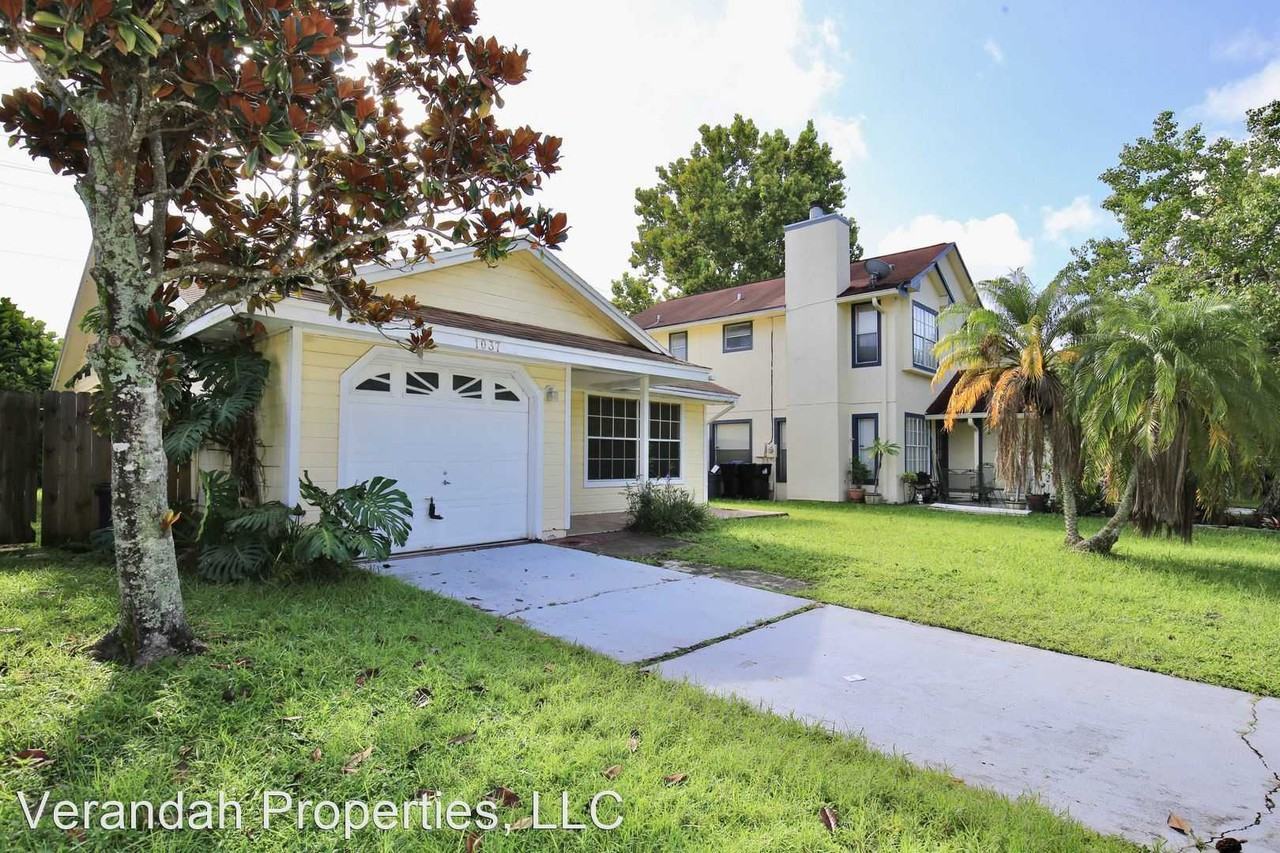 1037 Chambord Ct - Photo 3 of 25