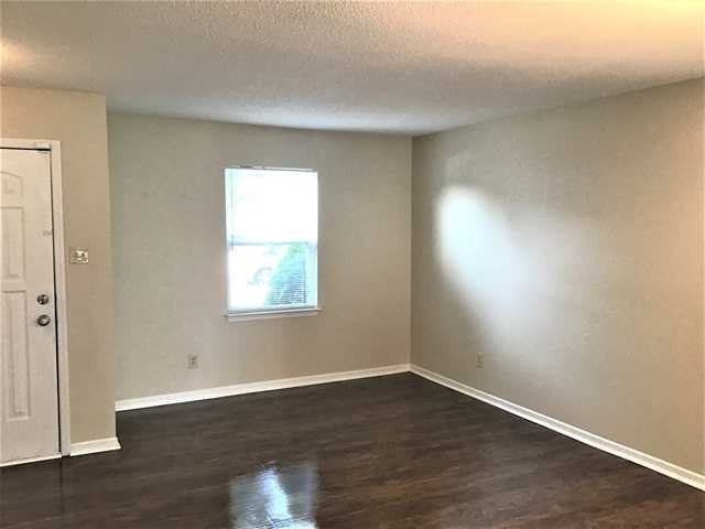 10356 Waverly Dr - Photo 2 of 16