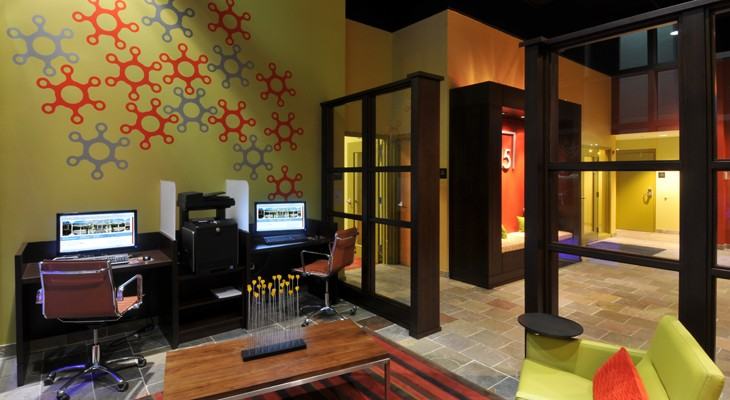 415 Premier Apartments - Photo 3 of 14