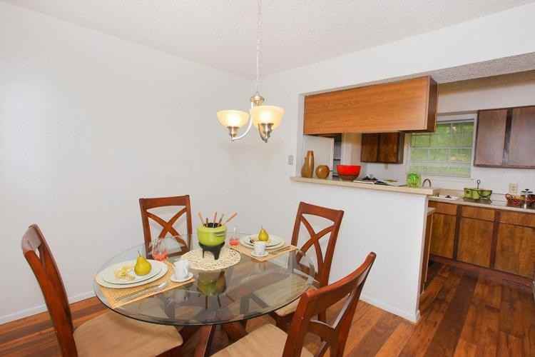 Crescent Oaks at Medical Apartments - Photo 2 of 4