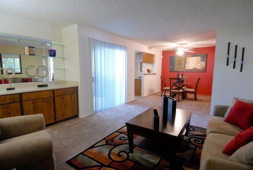 Crescent Oaks at Medical Apartments - Photo 3 of 4