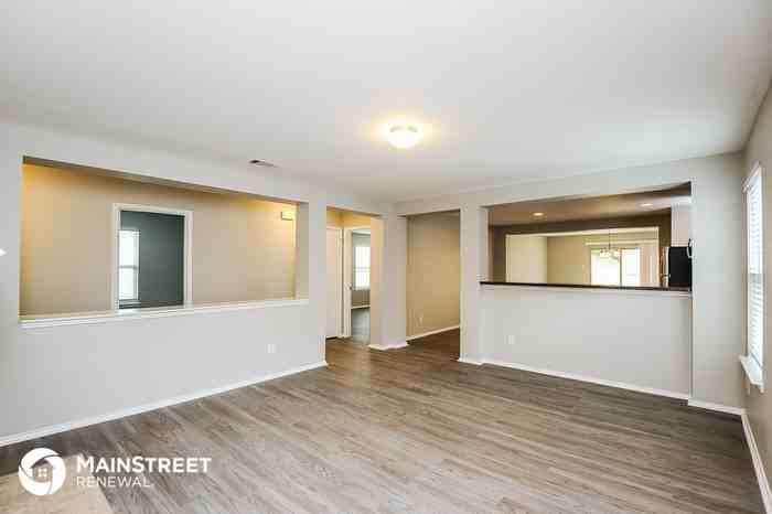 9116 Sun Haven Way - Photo 3 of 16