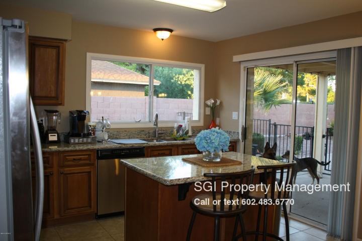 18001 N 46th Dr - Photo 2 of 13